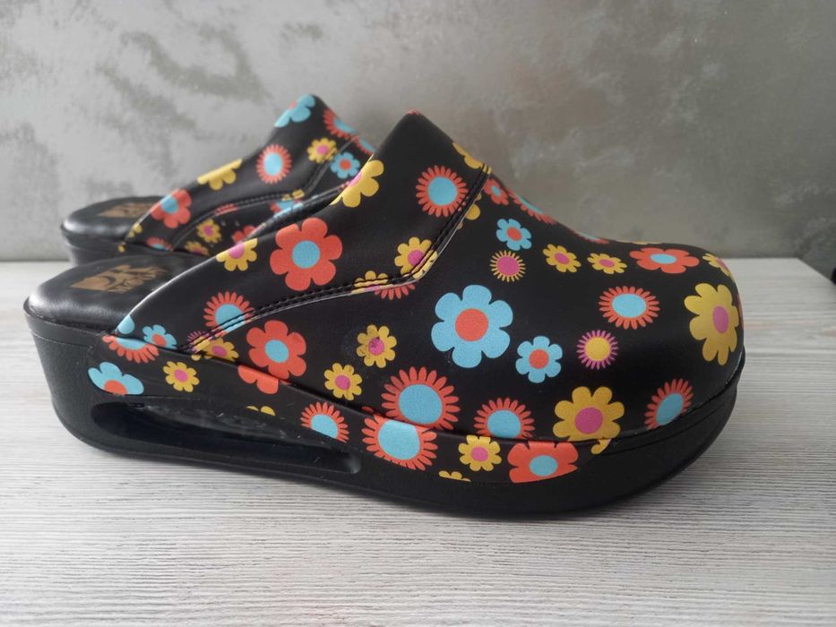 Медицински чехли / сабо номер 39