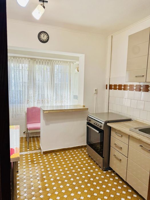 Vand apartament 3 camere parter