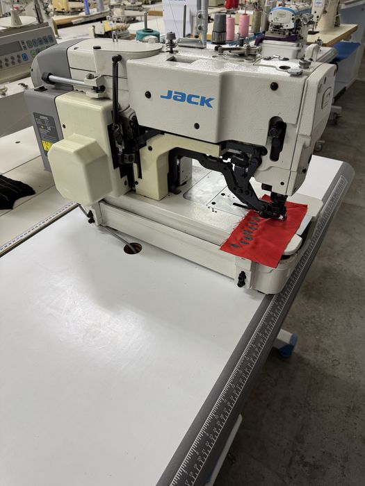 Masina cusut butoniere JACK