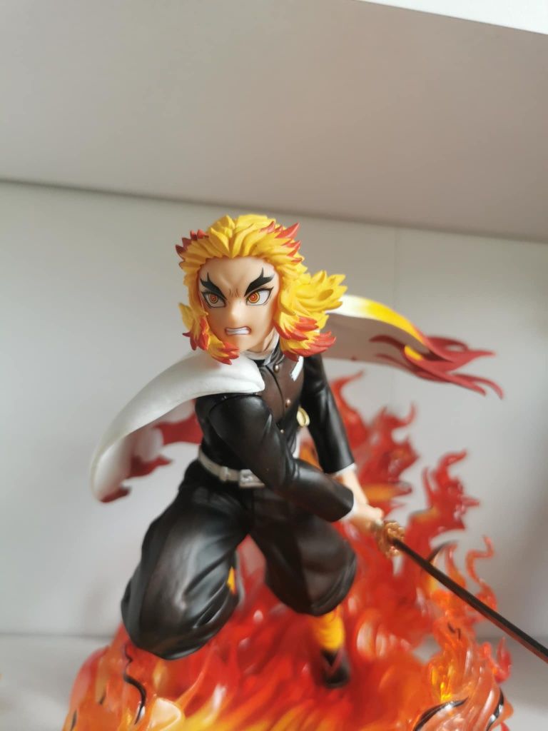 Продавам Kyojuro Rengoku  Demon Slayer