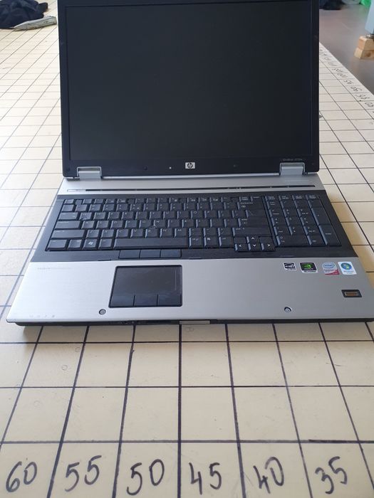 Лаптоп HP с Windows 7