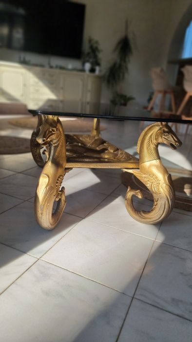 Masă sculpturi din metal
