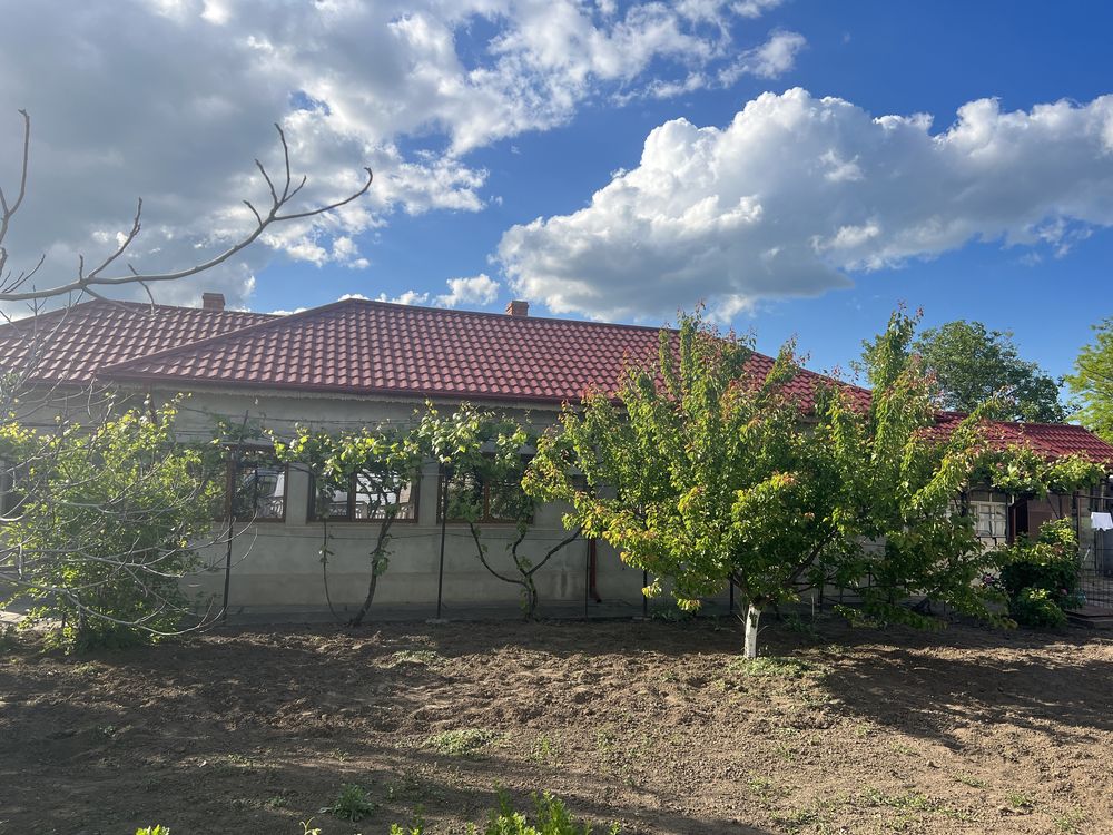 Dau in chirie casa pentru un cabinet medical sau o familie.