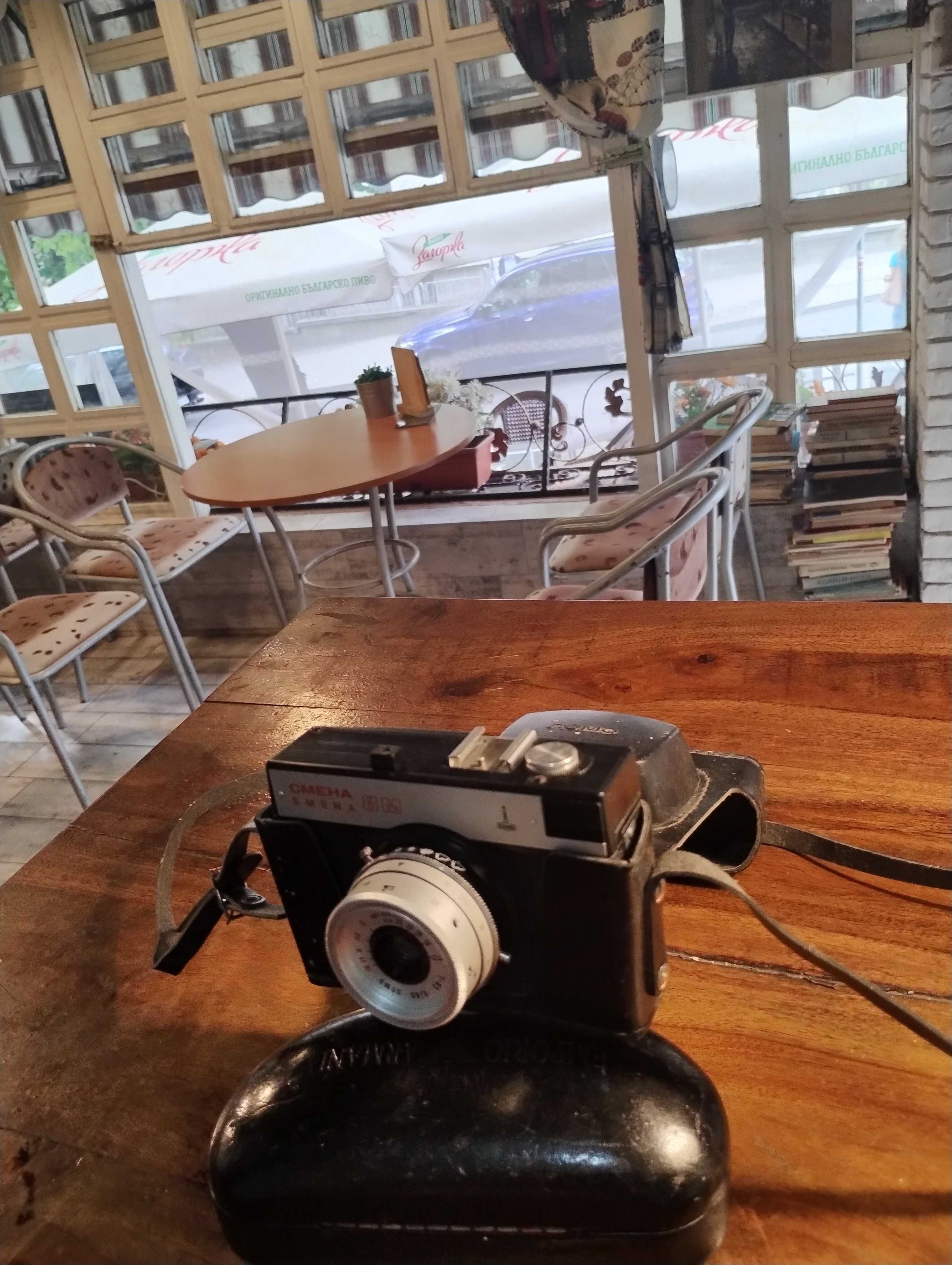 Продава ретро фотоапарат Смяна 8