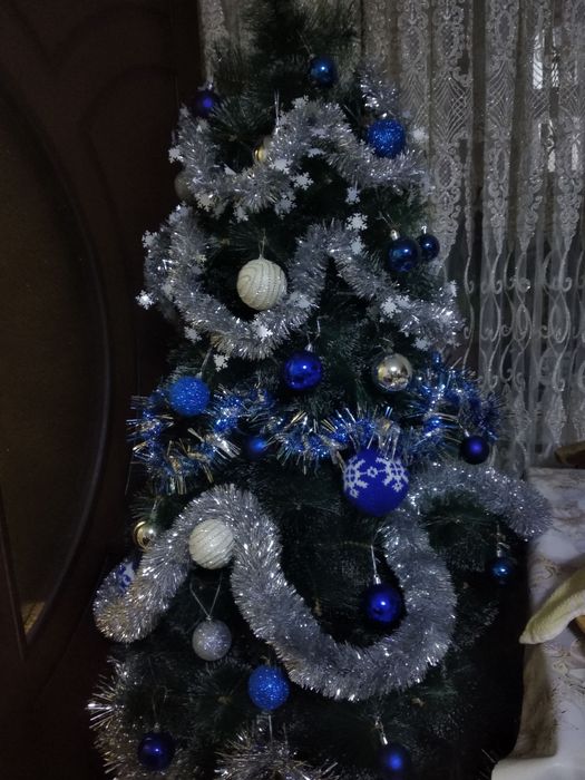 Новогодняя ёлка б/у