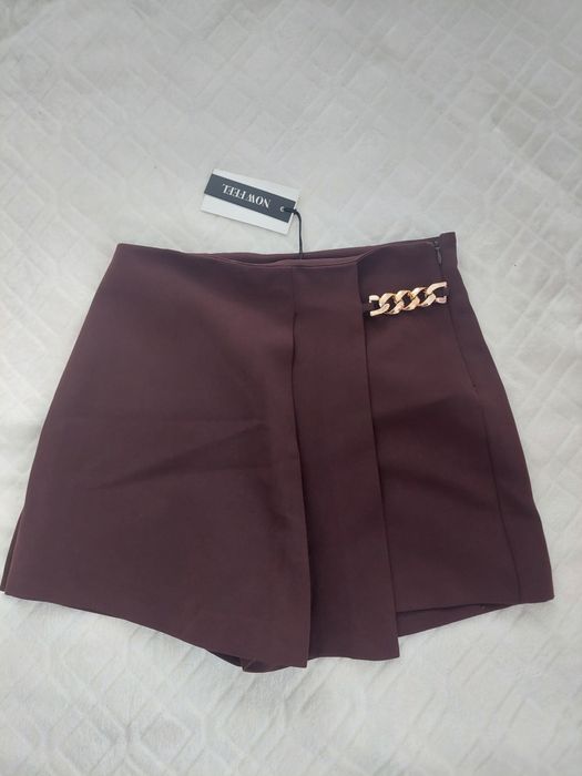 Пола панталон. Нова с етикет М размер.