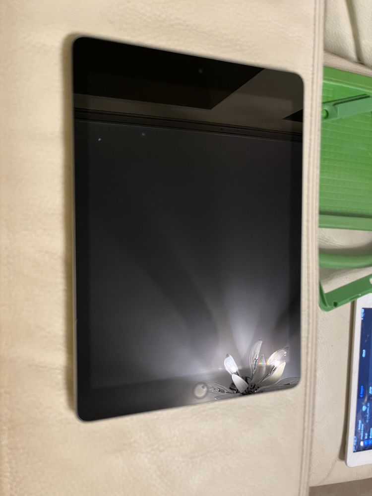 Apple Ipad 6-th generation - 2 броя