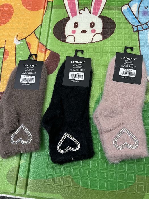 Дамски и мъжки чорапи, меки и топли.