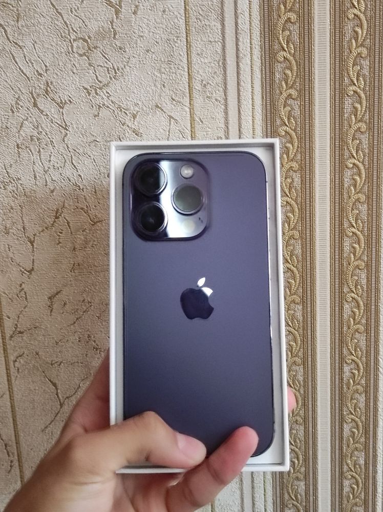 Iphone 14 pro purple