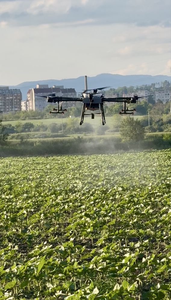 Пръскане със земеделски дрон DJI T30