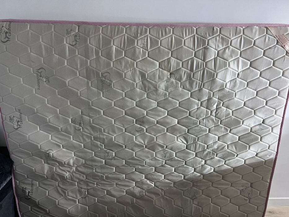 Отдам матрас б/у 200на160