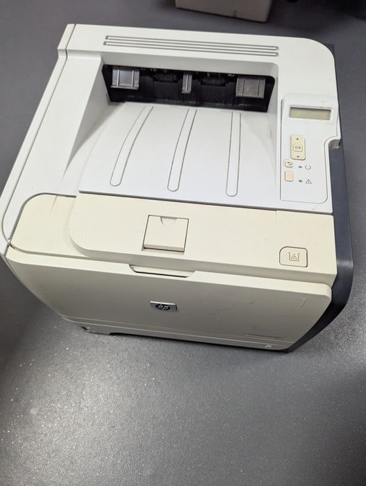 mprimantă HP LaserJet – stare foarte bună – ideală pentru birou / firm