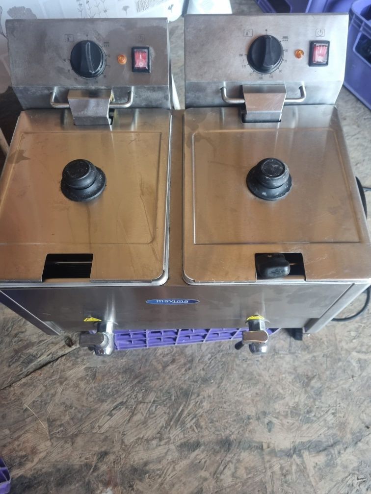 Vând fripteuza electrica 2x8l