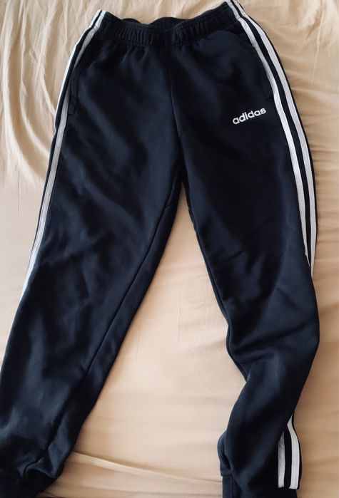 Pantaloni negri de trening adidas dama
