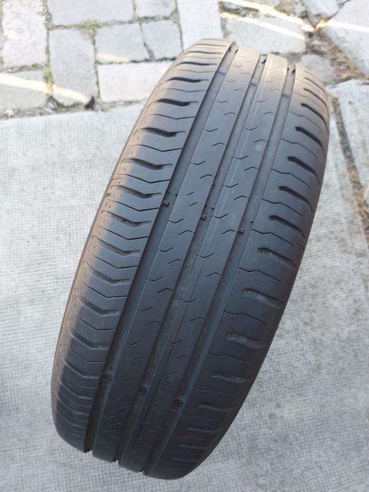 O bucată 195/65 R15 vară - una Bridgestone Continental