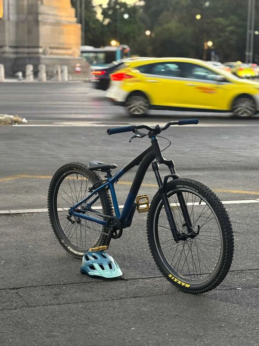 Bicicleta dirt jumper