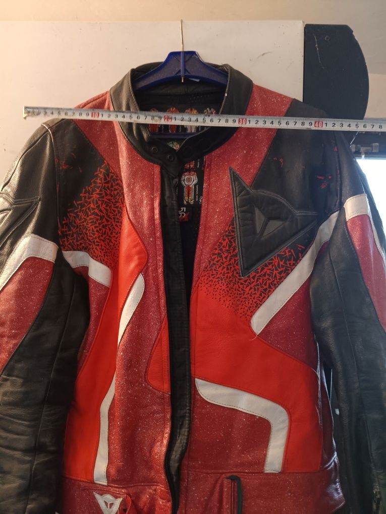 Продавам мото екип  Dainese