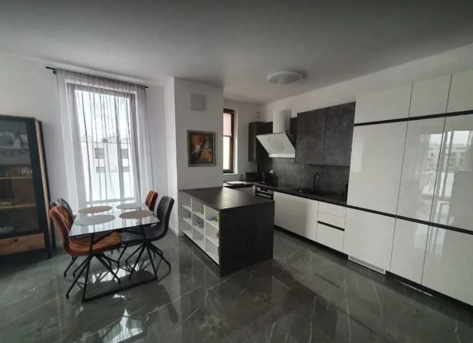 Дава се под наем Двустаен апартамент в Пловдив, Кючук Париж - 65 кв.м за 306 € - Снимка #2