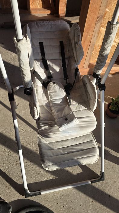 Детска люлка със сенник