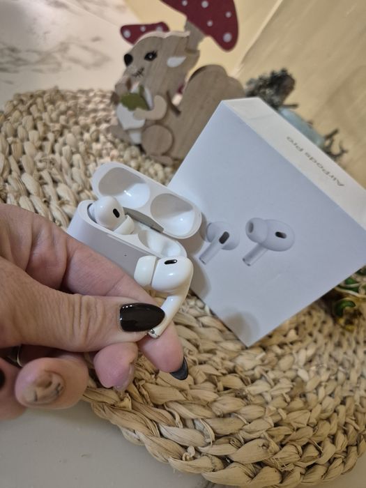 Слушалки с микрофон Apple Airpods Pro (2nd Gen) w Magsafe case (USB-C)