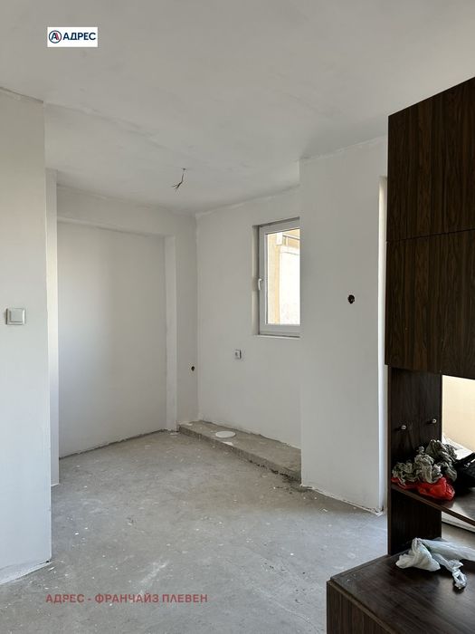 3-стаен в Плевен-9-ти квартал площ 84 цена 150000