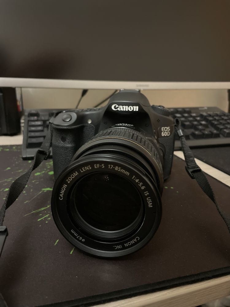 Зеркальный фотоаппарат Canon EOS 60D kit 17-85mm IS USM