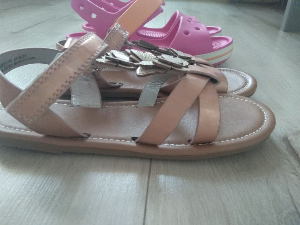 Нови сандали Crocs, George и HM