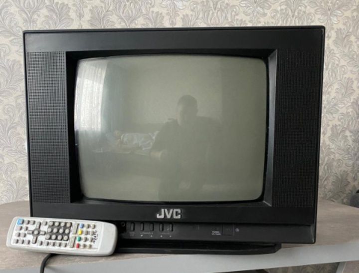 Продают телевизор 10000