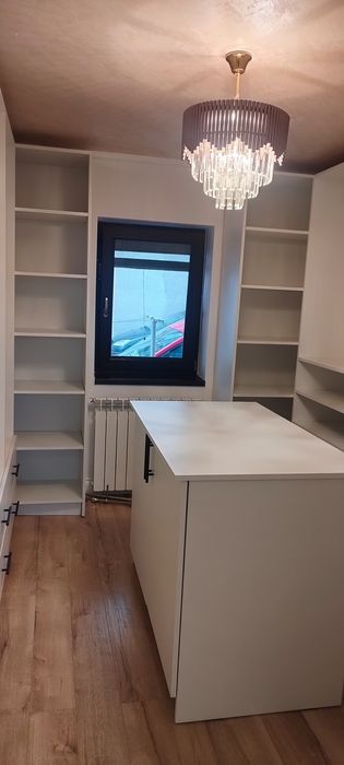 Vând apartament cu 3 camere