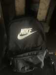Giozdan nike de scoala