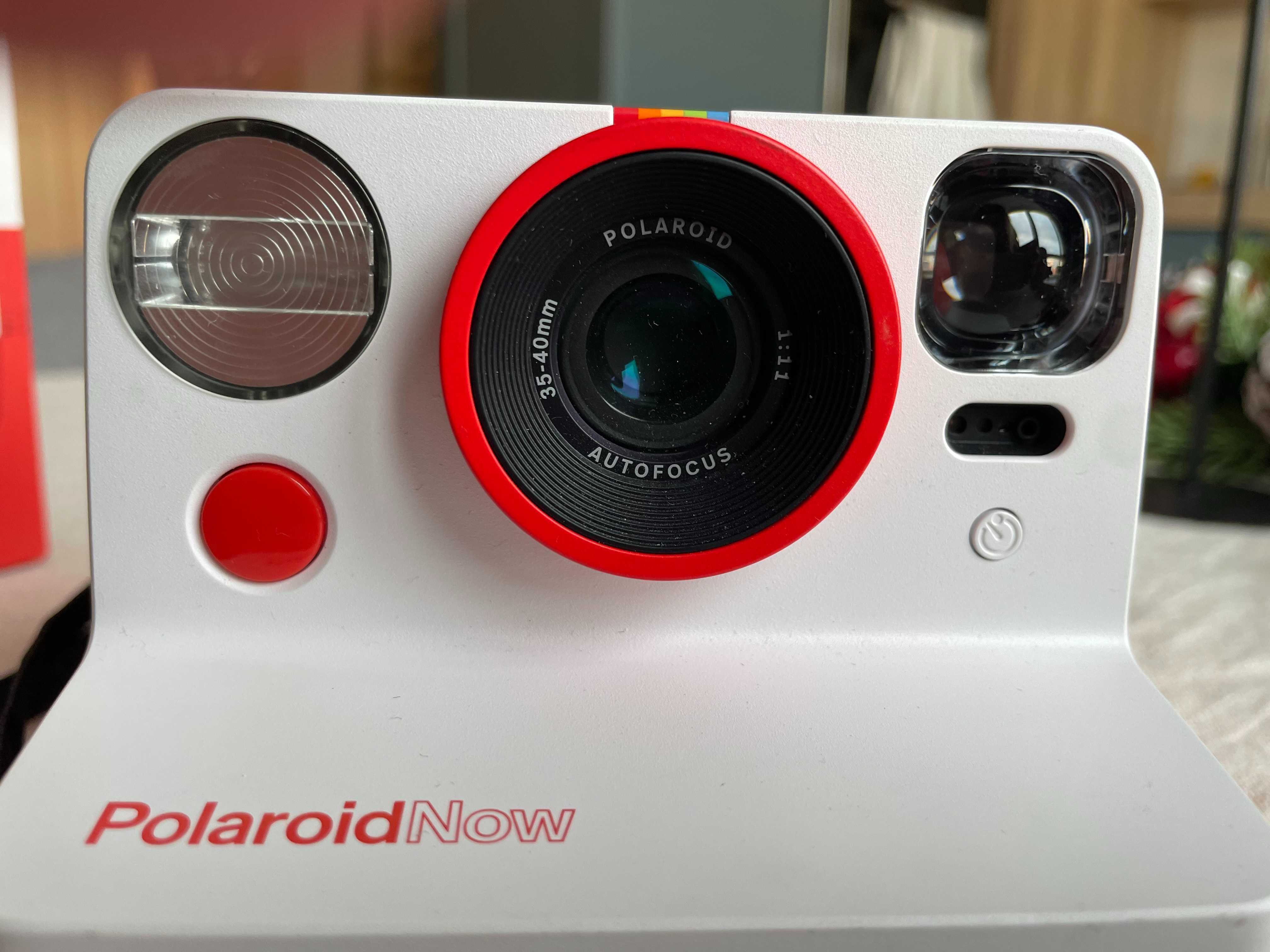 Фотоапарат Polaroid Now червен / моментни снимки