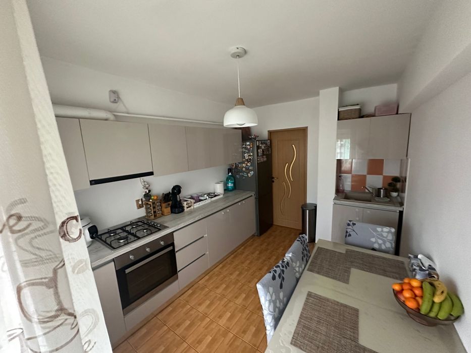 Vans apartament 2 camere decomandat