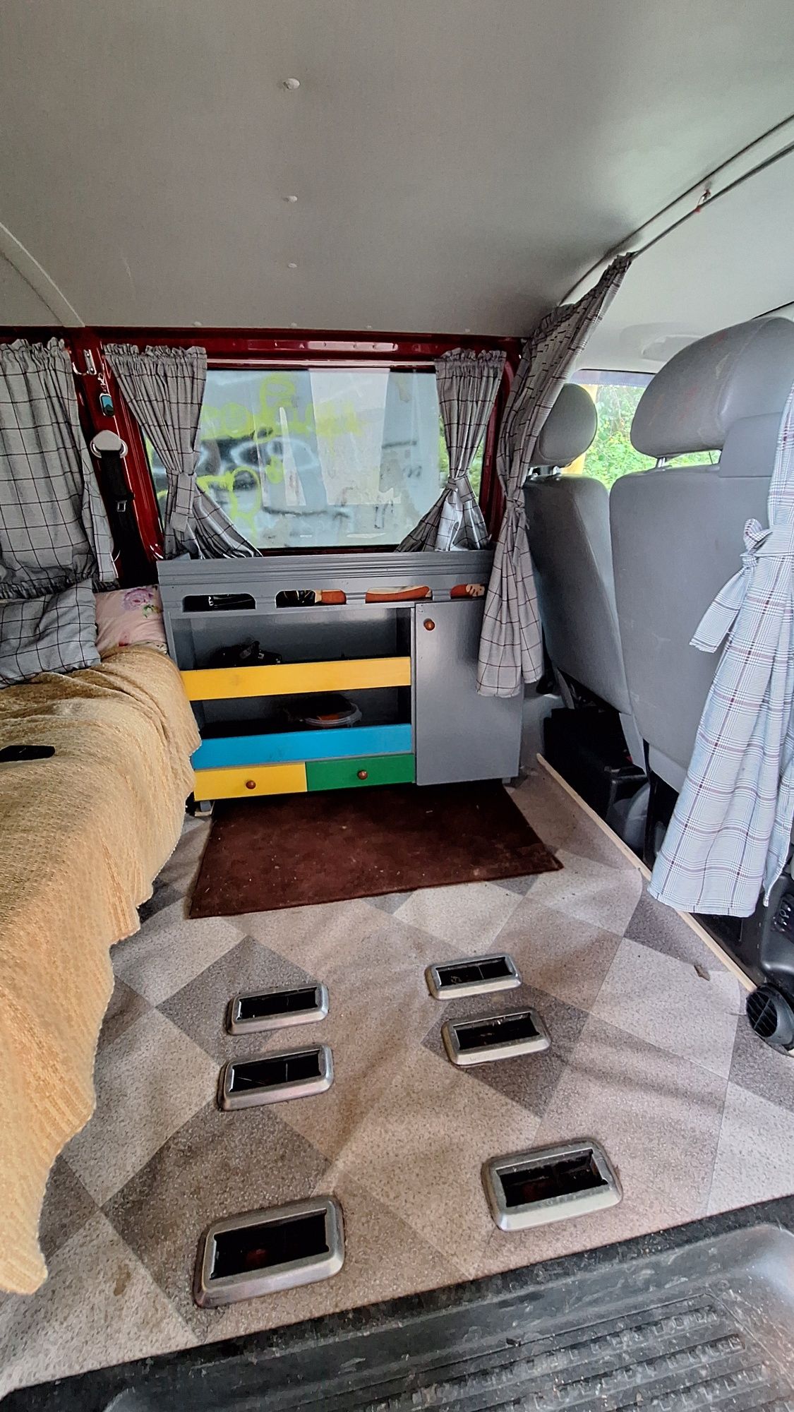Vând vw transporter 5 1.9