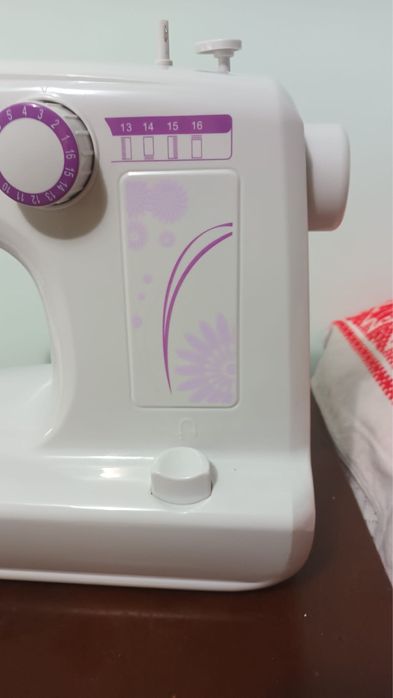Mașină de cusut Carrefour Home HSEW611-10