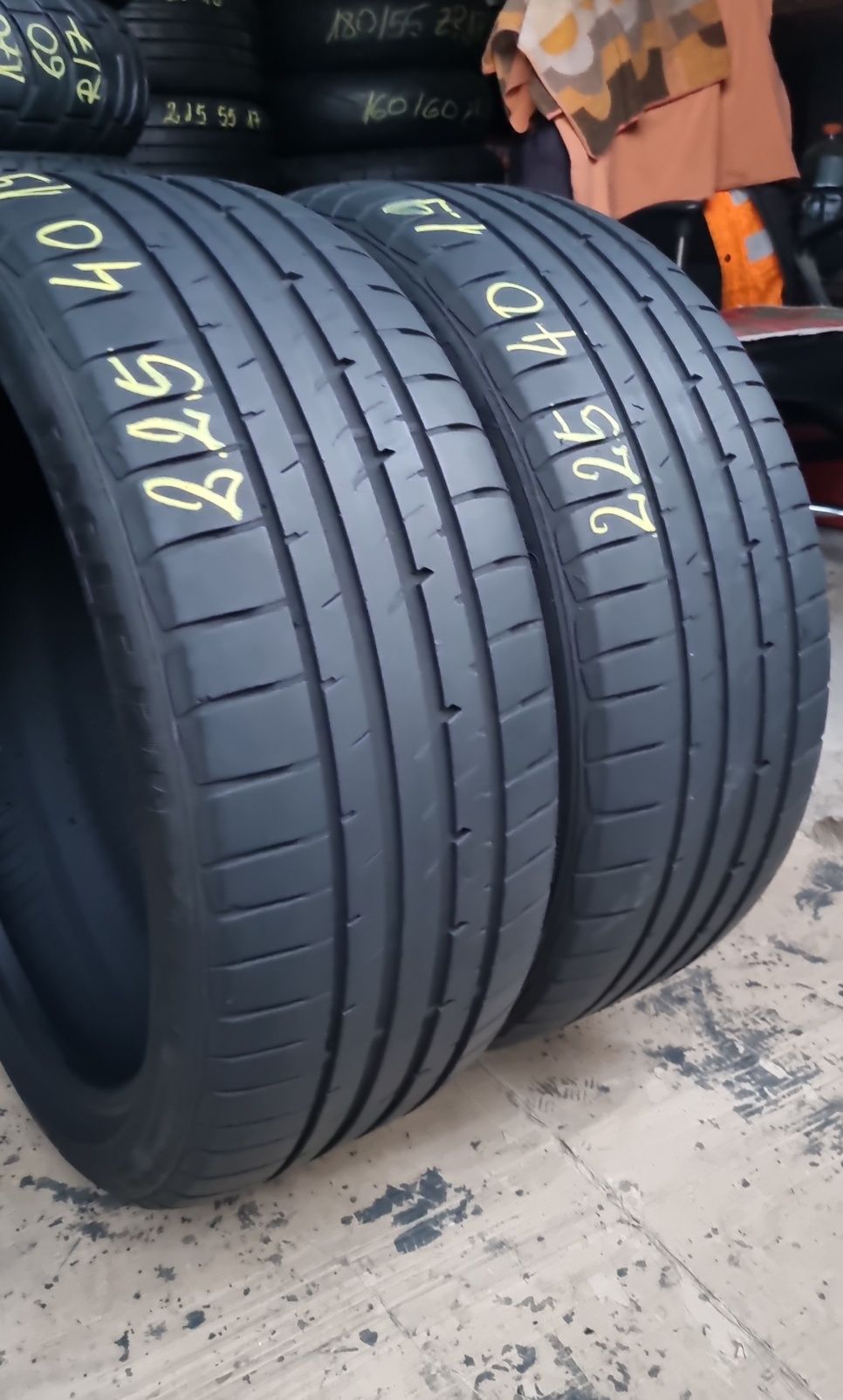 2 Anvelope Vară Good 225 40 R19 RUN-FLAT Impecabile.