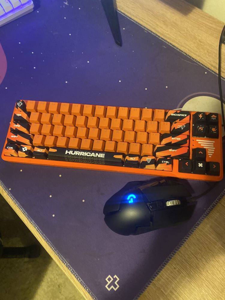 Vand tastatura,mouse si mousepad