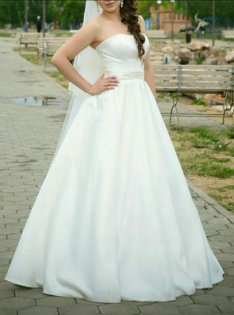 Свадебное платье размер 44-46, цвет айвори
