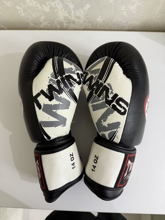 Twins perchatka boks