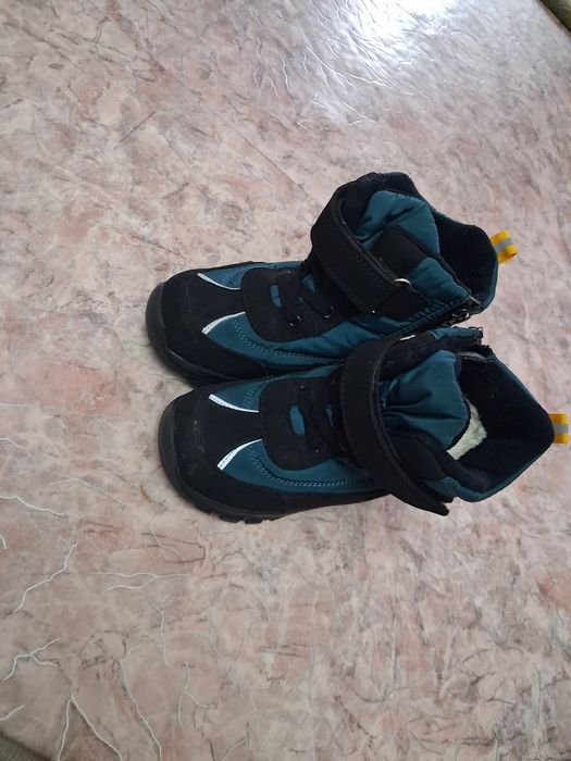 Продам детскую обувь в отличном состоянии