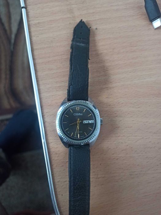 Часы "Слава" кварцовые