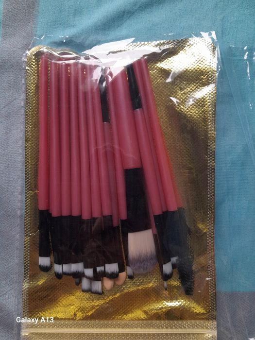 Четки за грим различни