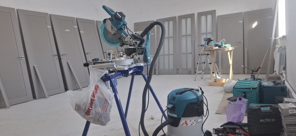 Установка межкомнатные дверей стаж 7-лет все инструменты есть любой сл