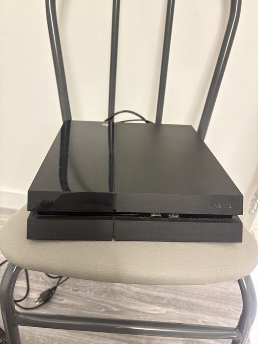 Ps4 slim в хорошеи состояний