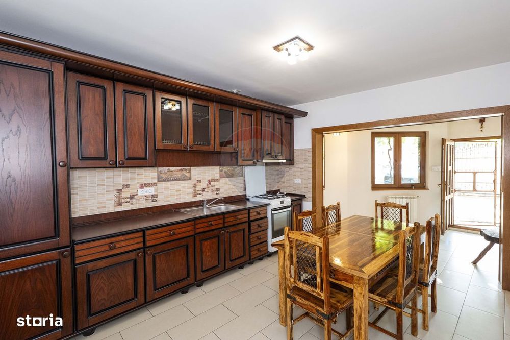 Casa + Spatiu comercial pretabilă clinica/after school/salon