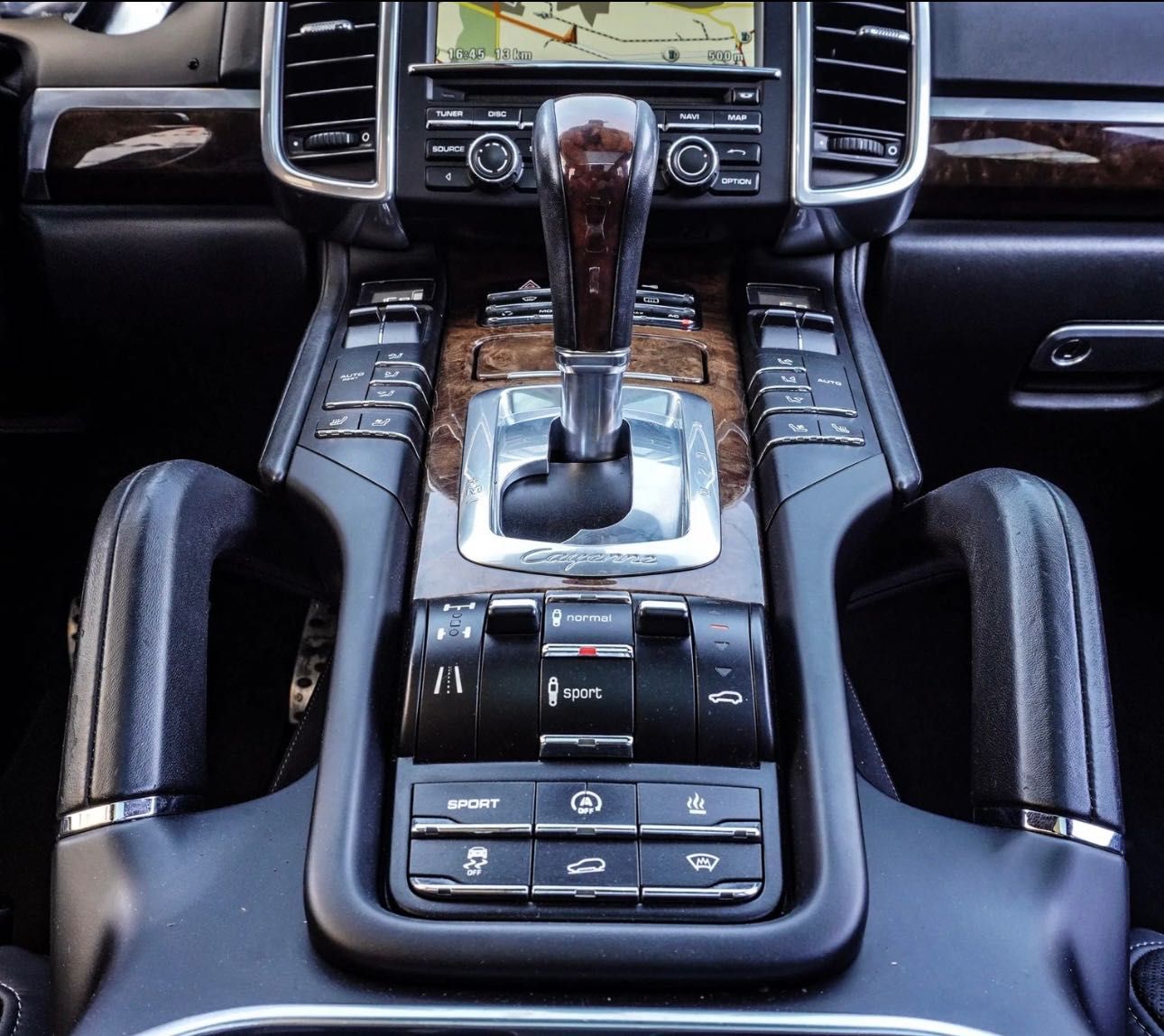 Porsche Cayenne 3.0 L V6 MODEL UNICAT! EXTRAFULL!