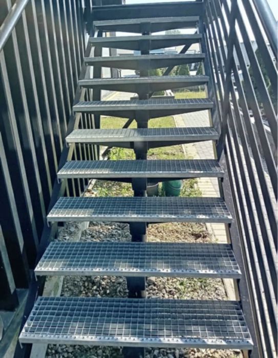 Vand trepte zincate galvanizate