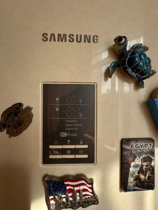 Холодильник Samsung