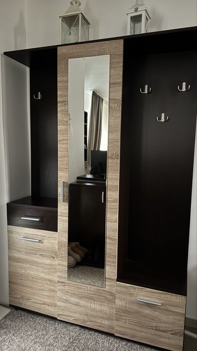 Cuier hol  cu 5 agatatori , dulap cu oglinda, pantofar
