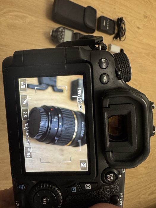 Aparat foto cu accesorii