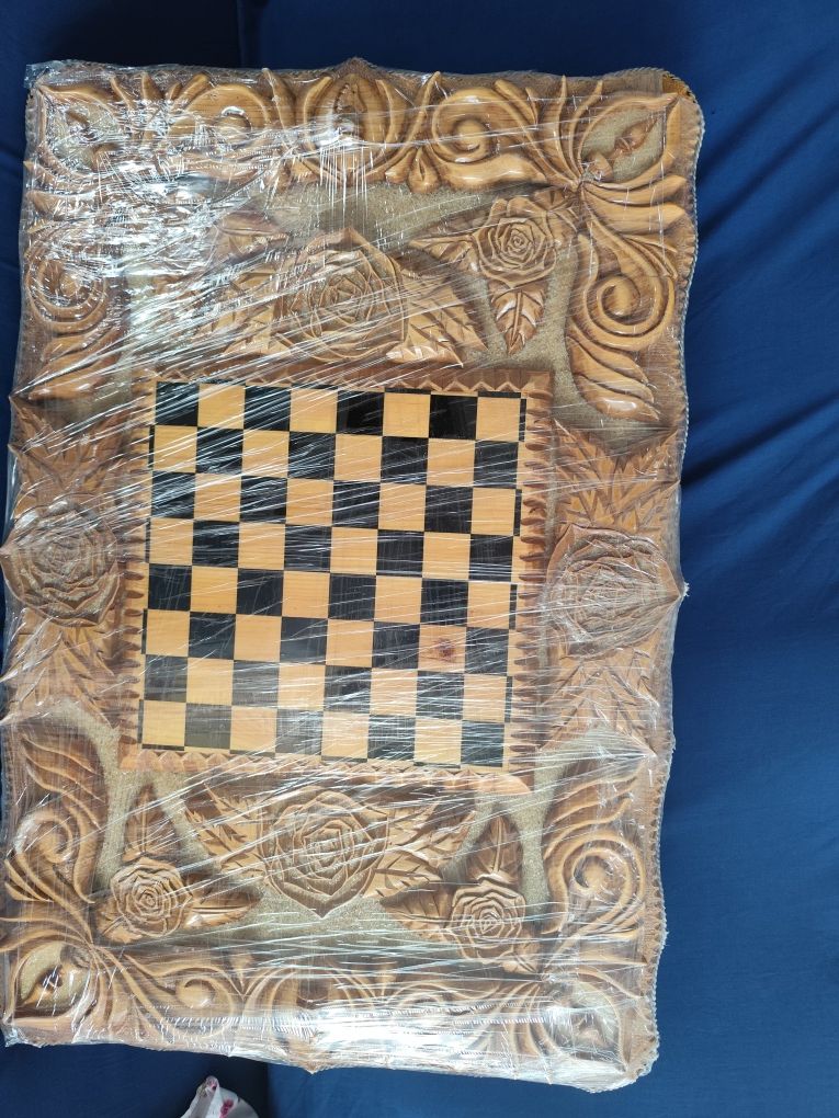 Продам столик для игр и быта